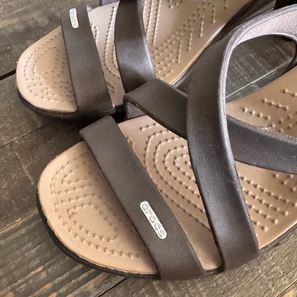Crocs Womens Size 10 Cyprus IV Heeled Sandals Brown Slip On Strappy 4” 14558 EUC - Picture 12 of 13